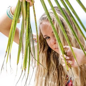 Meet your Posher, Larissa